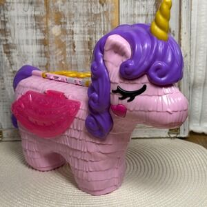 Polly Pocket Unicorn Party Playset Model GKL24 Mattel 2019 Pinata Unicorn Party